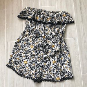 Strapless print romper. Size M